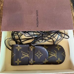 LIKE NEW Louis Vuitton Monogram Etui Eyeglasses Case